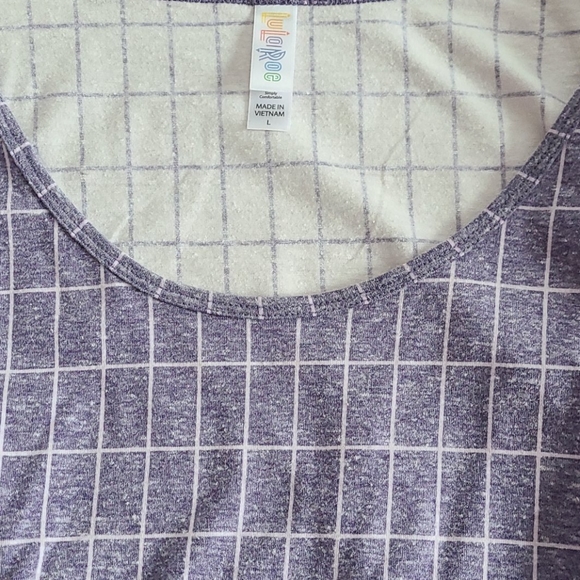 EUC Lularoe Perfect T top - Picture 3 of 3